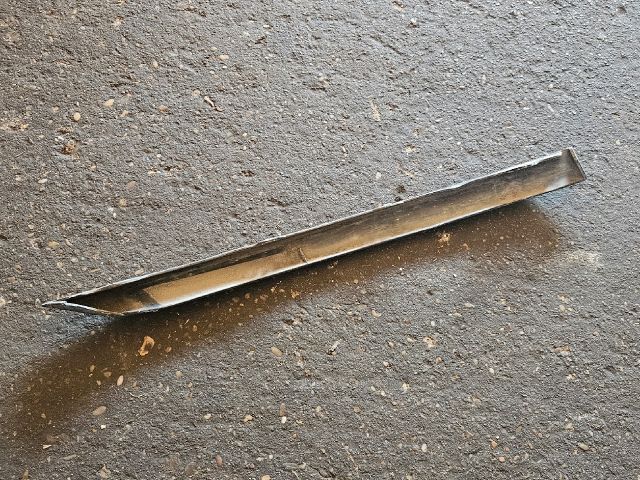 bontott TOYOTA AVENSIS T27 Jobb első Koptató