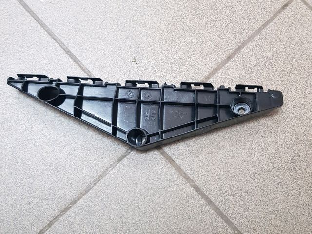 bontott TOYOTA AVENSIS T27 Jobb első Lökhárító Tartó (Műanyag)