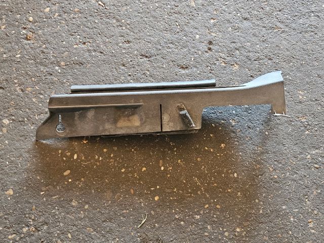 bontott TOYOTA AVENSIS T27 Jobb első Sárvédő Díszléc