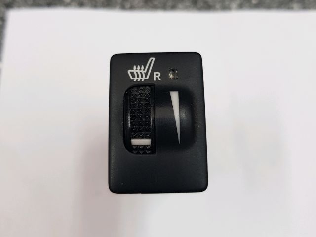 bontott TOYOTA AVENSIS T27 Jobb első Ülésfűtés Kapcsoló