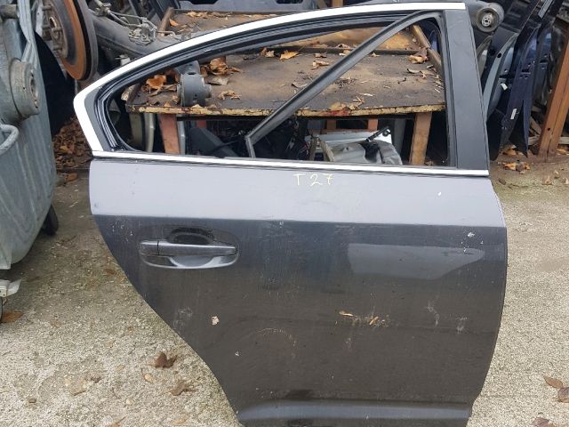 bontott TOYOTA AVENSIS T27 Jobb hátsó Ajtó (Üres lemez)