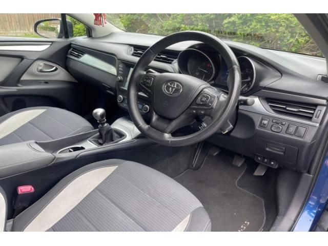 bontott TOYOTA AVENSIS T27 Jobb hátsó Lökhárító Tartó (Műanyag)