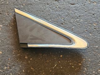 bontott TOYOTA AVENSIS T27 Jobb Visszapillantó Tükör Előtti Burkolat