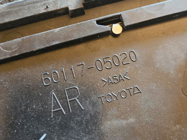 bontott TOYOTA AVENSIS T27 Jobb Visszapillantó Tükör Előtti Burkolat