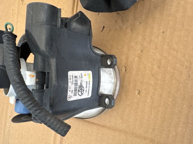 bontott TOYOTA AVENSIS T27 Ködfényszóró (Pozíciófüggetlen)