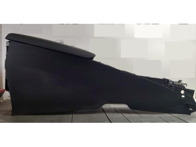 bontott TOYOTA AVENSIS T27 Könyöklő