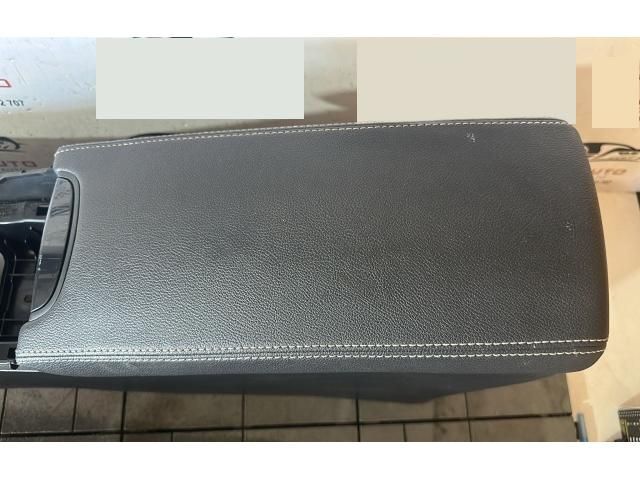 bontott TOYOTA AVENSIS T27 Könyöklő