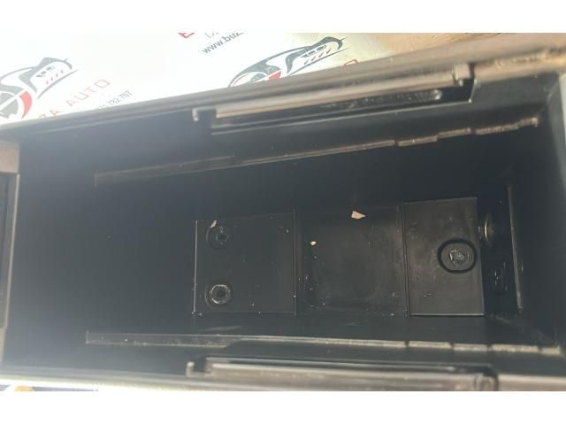 bontott TOYOTA AVENSIS T27 Könyöklő