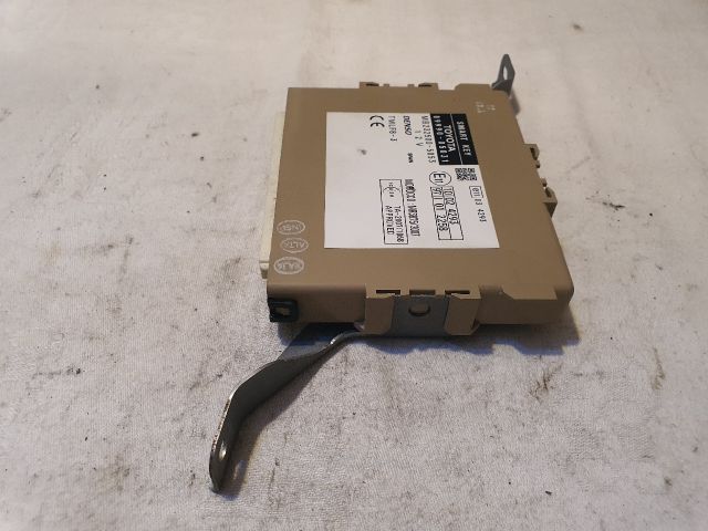 bontott TOYOTA AVENSIS T27 Kulcs Nélküli Nyitás Jeladó