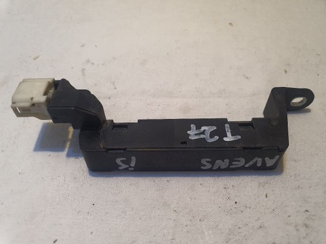 bontott TOYOTA AVENSIS T27 Kulcs Nélküli Nyitás Jeladó