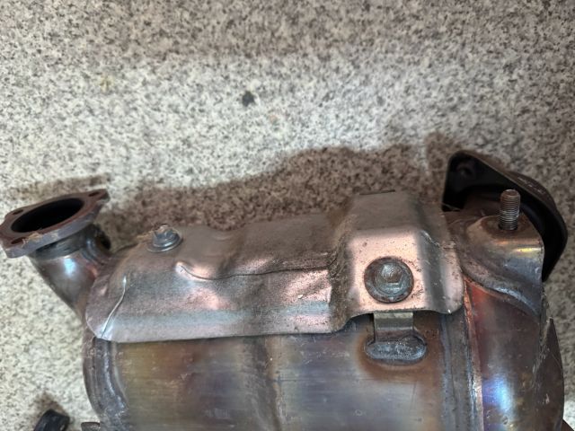 bontott TOYOTA AVENSIS T27 Részecskeszűrő