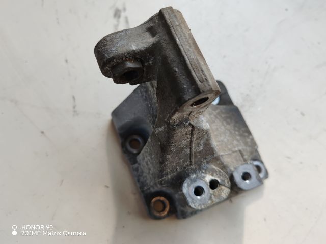 bontott TOYOTA AVENSIS T27 Tartó Bak