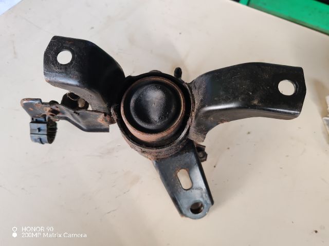 bontott TOYOTA AVENSIS T27 Tartó Bak