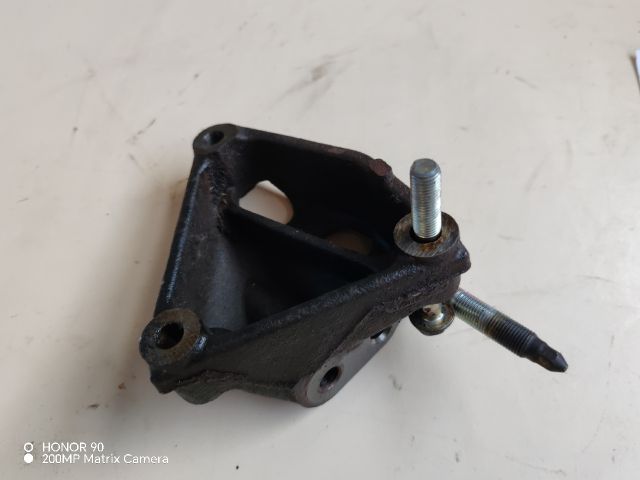 bontott TOYOTA AVENSIS T27 Tartó Bak