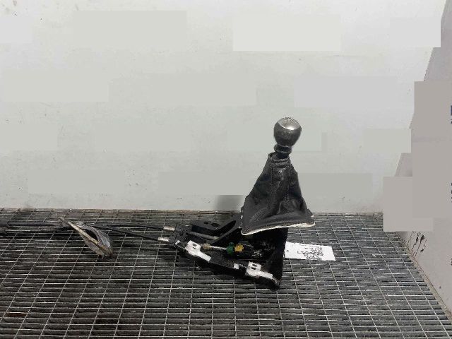 bontott TOYOTA AVENSIS T27 Váltógomb