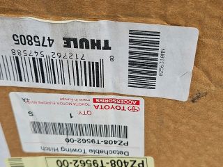 bontott TOYOTA AVENSIS T27 Vonóhorog