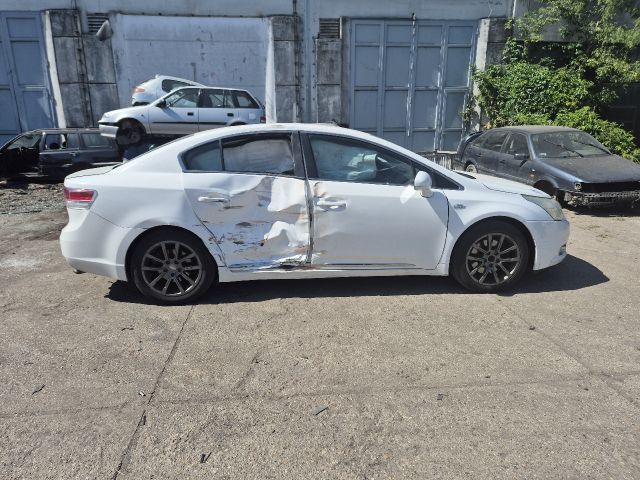 bontott TOYOTA AVENSIS T27 Vonóhorog