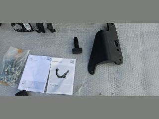 bontott TOYOTA AVENSIS T27 Vonóhorog