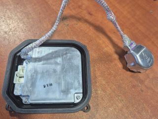 bontott TOYOTA AVENSIS T27 Xenon Trafó