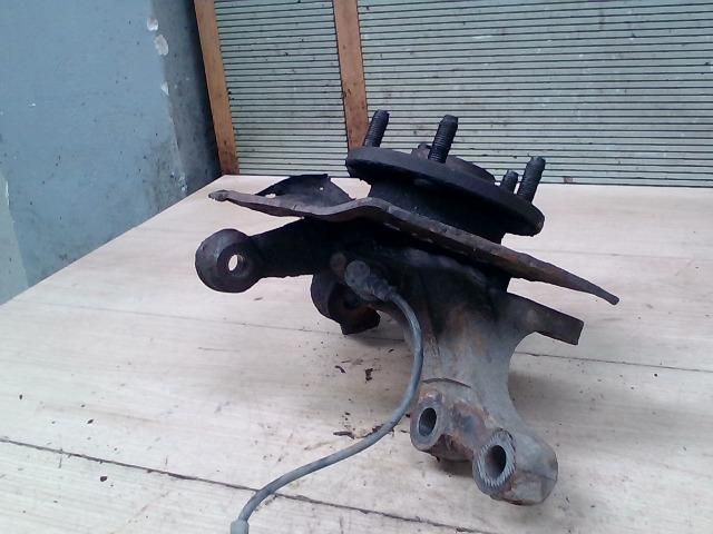 bontott TOYOTA AVENSIS VERSO Bal első Csonkállvány Kerékaggyal