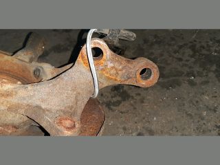 bontott TOYOTA AVENSIS VERSO Bal első Csonkállvány Kerékaggyal