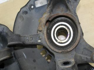 bontott TOYOTA AVENSIS VERSO Bal első Csonkállvány Kerékaggyal