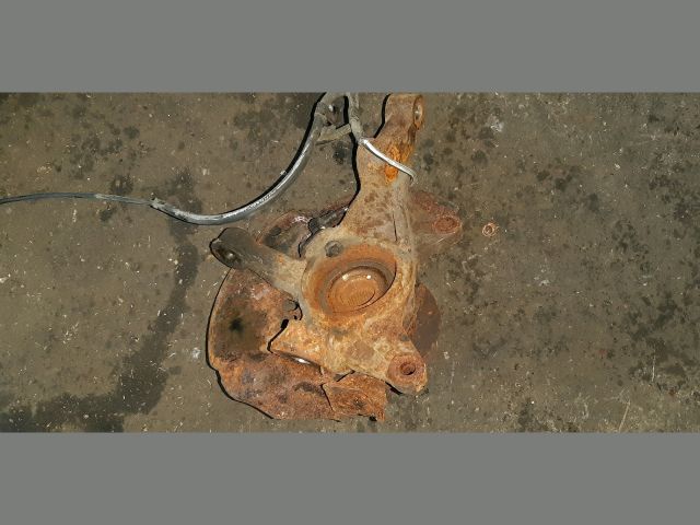 bontott TOYOTA AVENSIS VERSO Bal első Csonkállvány Kerékaggyal