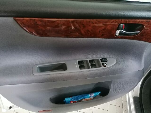 bontott TOYOTA AVENSIS VERSO Bal első Lengéscsillapító