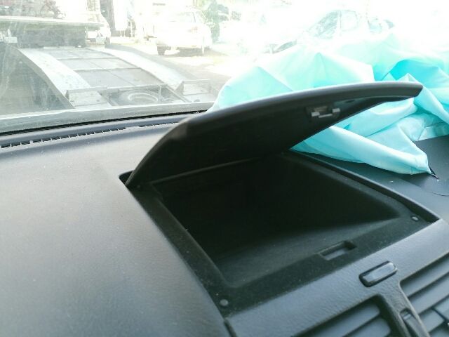 bontott TOYOTA AVENSIS VERSO Bal első Lengéscsillapító