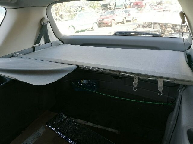 bontott TOYOTA AVENSIS VERSO Biztosítéktábla Motortér