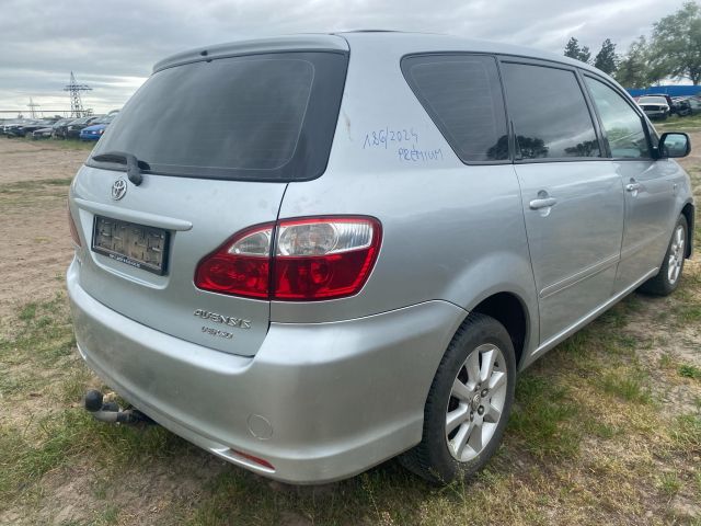 bontott TOYOTA AVENSIS VERSO Jobb első Csonkállvány Kerékaggyal