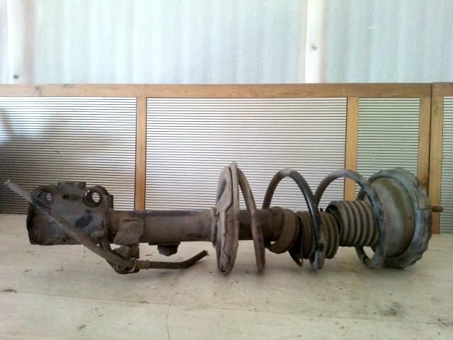 bontott TOYOTA AVENSIS VERSO Jobb első Lengéscsillapító