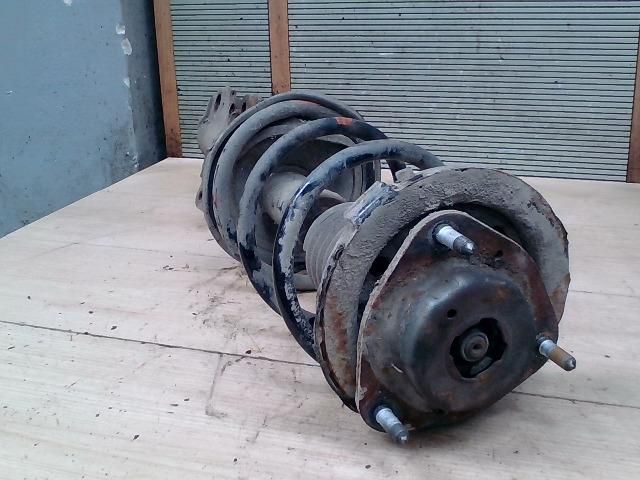 bontott TOYOTA AVENSIS VERSO Jobb első Lengéscsillapító