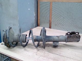 bontott TOYOTA AVENSIS VERSO Jobb első Lengéscsillapító