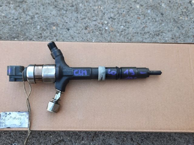 bontott TOYOTA AVENSIS VERSO Porlasztó (1 db)