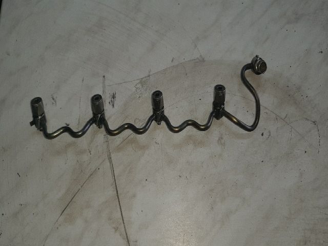 bontott TOYOTA AVENSIS VERSO Résolajcső