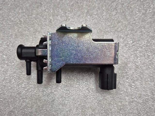 bontott TOYOTA AVENSIS VERSO Turbó Vákum Szelep