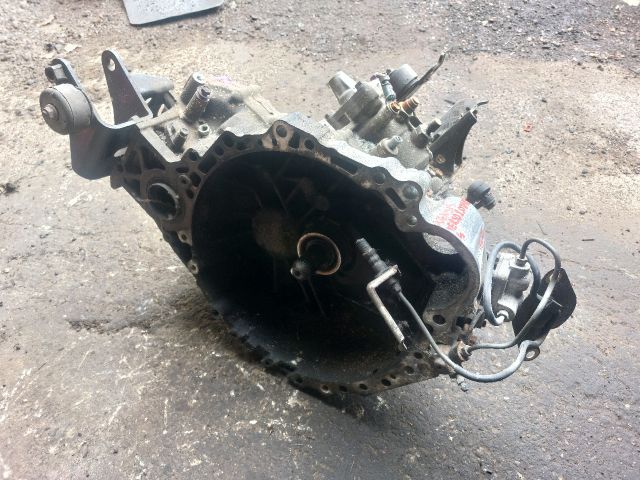 bontott TOYOTA AVENSIS VERSO Váltó (Mechanikus)