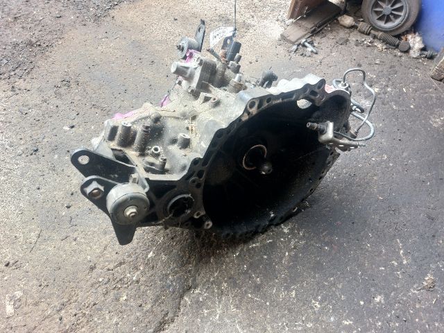 bontott TOYOTA AVENSIS VERSO Váltó (Mechanikus)