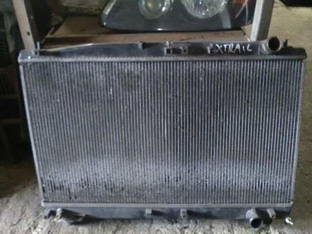 bontott TOYOTA AVENSIS VERSO Vízhűtő Radiátor (Nem klímás)