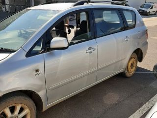 bontott TOYOTA AVENSIS VERSO Bal első Csonkállvány Kerékaggyal