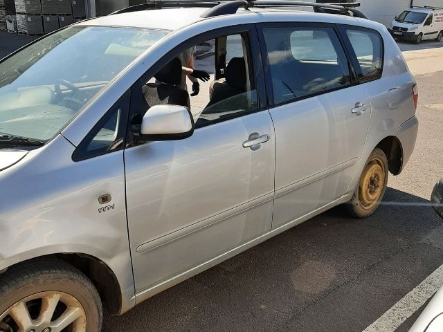 bontott TOYOTA AVENSIS VERSO Bal első Féknyereg Munkahengerrel