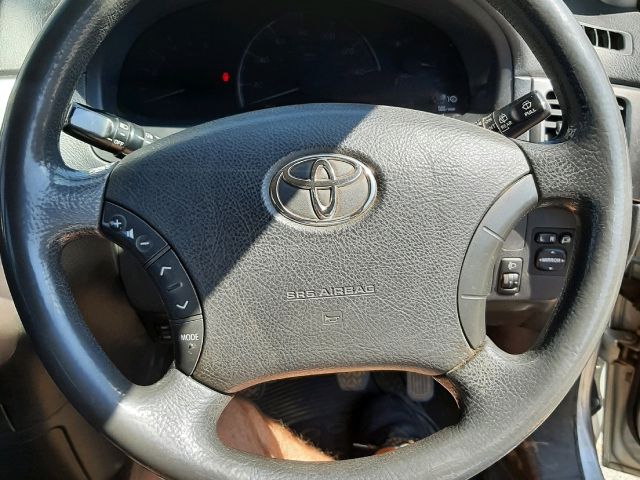 bontott TOYOTA AVENSIS VERSO Bal Féltengely