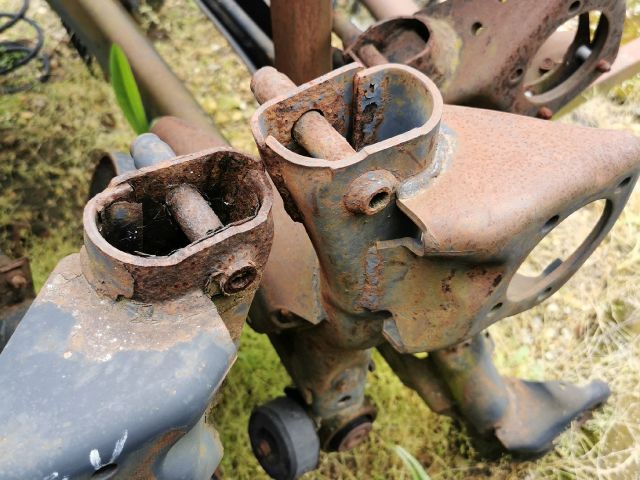 bontott TOYOTA AVENSIS VERSO Hátsó Híd (Tárcsafékes)