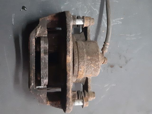 bontott TOYOTA AVENSIS VERSO Bal első Féknyereg Munkahengerrel