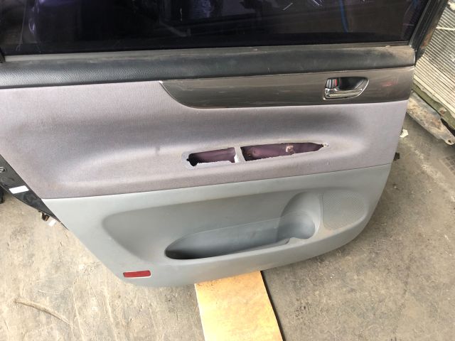 bontott TOYOTA AVENSIS VERSO Bal hátsó Ajtó Kárpit