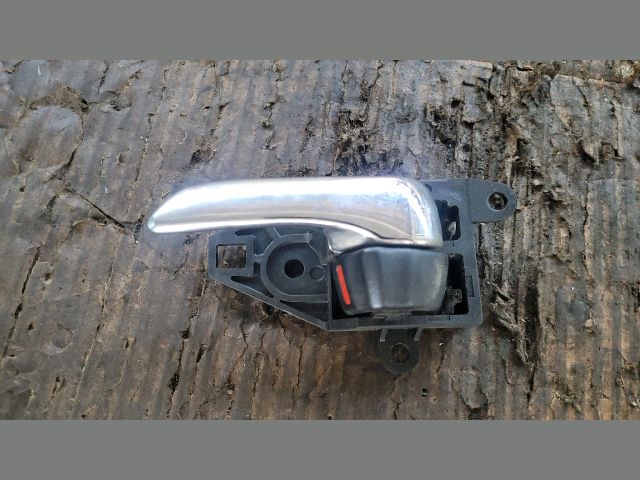 bontott TOYOTA AVENSIS VERSO Bal hátsó Belső Kilincs