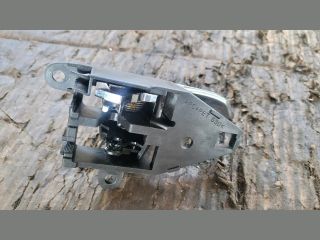 bontott TOYOTA AVENSIS VERSO Bal hátsó Belső Kilincs