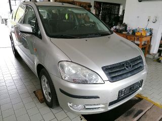 bontott TOYOTA AVENSIS VERSO Bal Hátsó Lámpa Foglalat