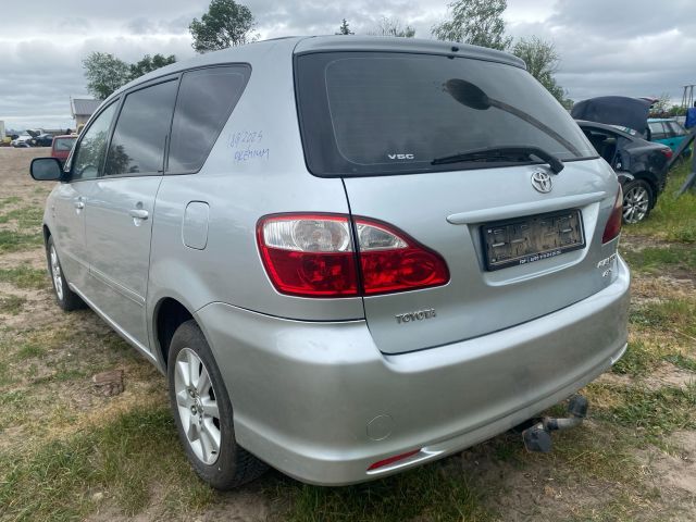 bontott TOYOTA AVENSIS VERSO Beltér Világítás Hátsó